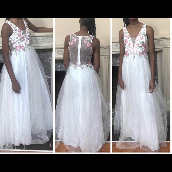 Beautiful Special Occasion Dress - Picture 1 of 2